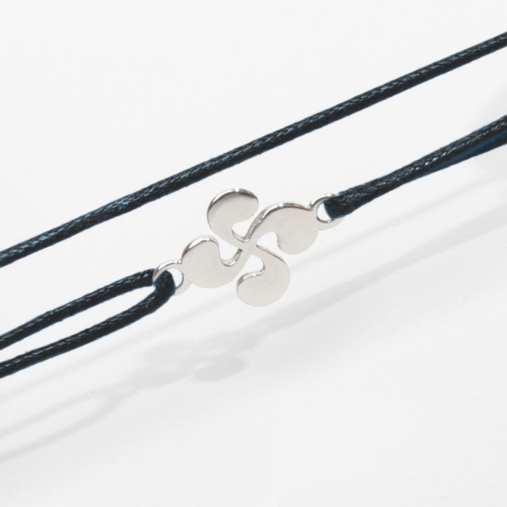 Bracelet Croix Basque Différents Coloris Disponibles