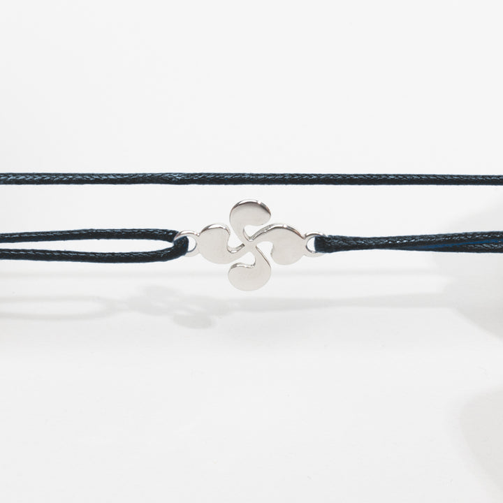 Bracelet Croix Basque Différents Coloris Disponibles