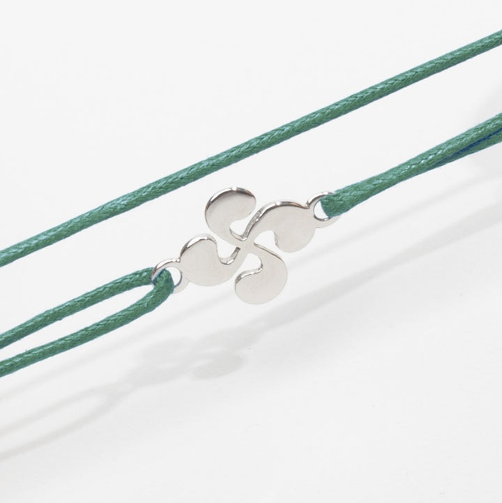 Bracelet Croix Basque Différents Coloris Disponibles