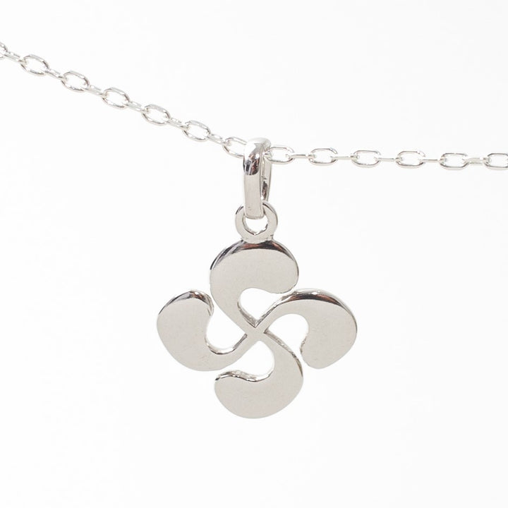 Pendentif Croix Basque Louhossoa